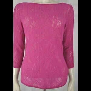 👠👚🩷 Cache Pink Sheer Laser Cut Stretch Lace 3/4 Sleeve Top Sz M
